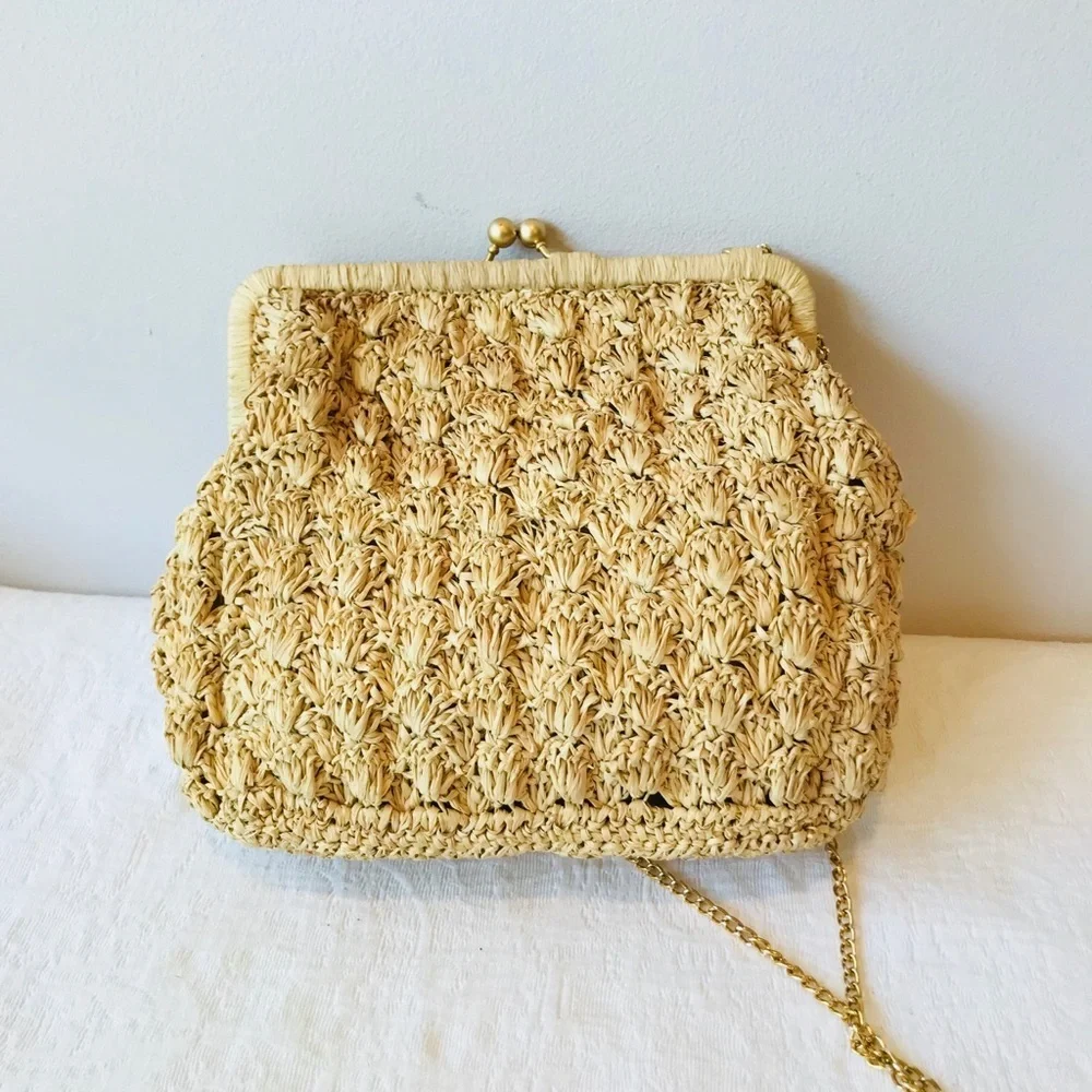 Adorable Soft Knit Handmade Handbag - Picture 6 of 8